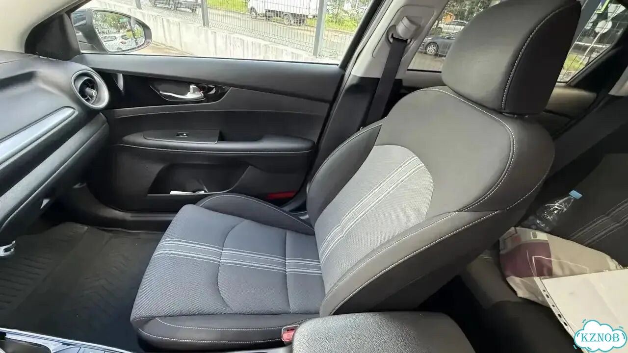 Kia Cerato 2.0 AT, 2021, 99 100 км фото 9