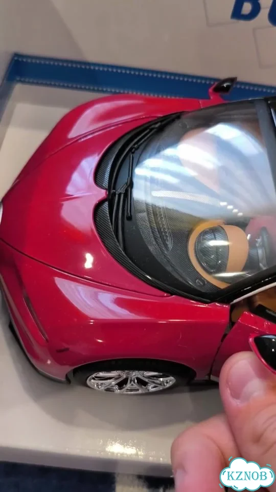 Коллекционная машинка Bugatti Chiron фото 1
