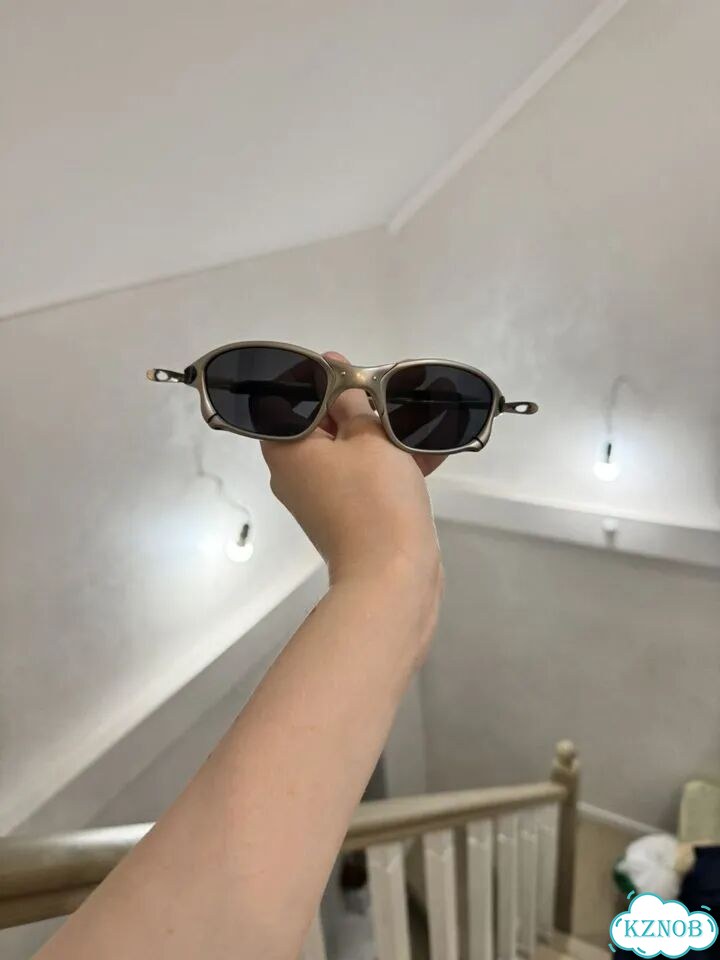 Солнцезащитные очки Genuine фото 1