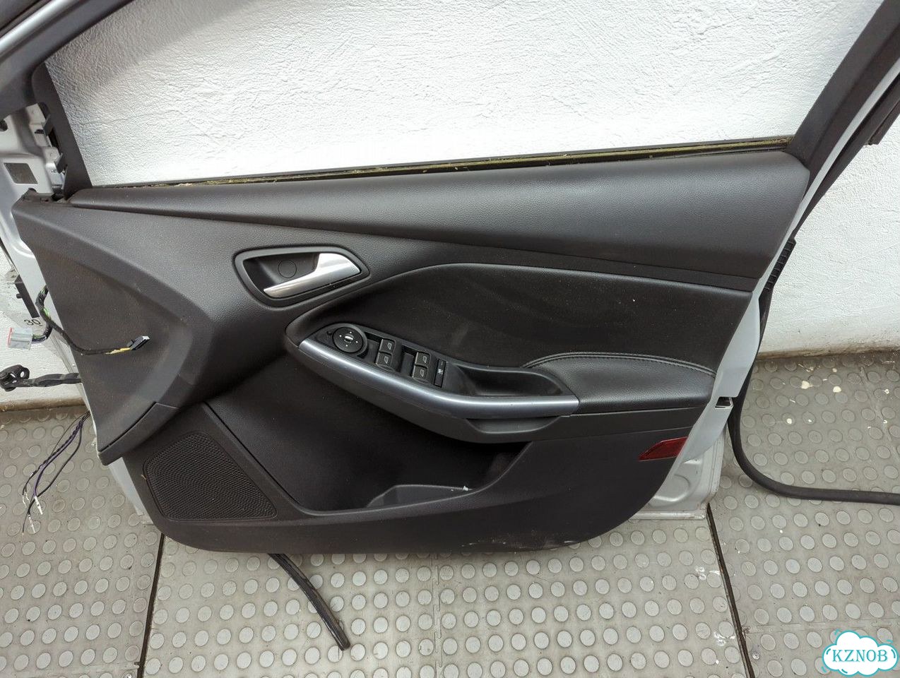 Дверь боковая правая передняя Ford Focus 3 фото 7