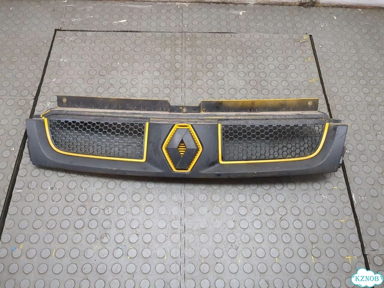 Решетка радиатора Renault Trafic фото 1