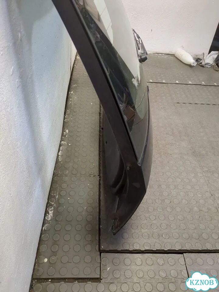 Крышка багажника Ford Fiesta фото 3