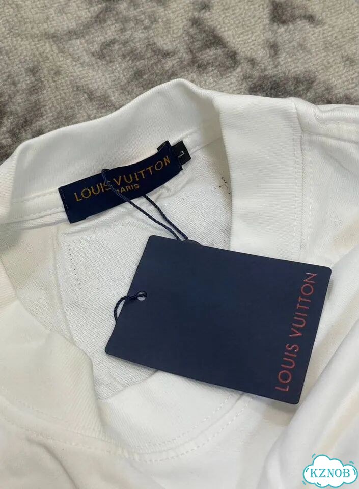Белая Футболка Louis Vuitton с бирками фото 4