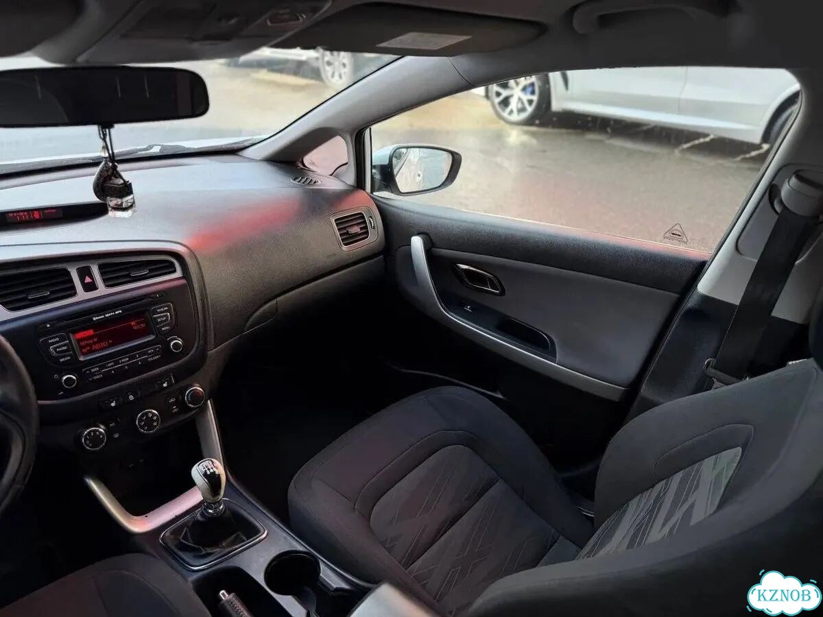 Kia Ceed 1.4 MT, 2014, 224 305 км фото 10