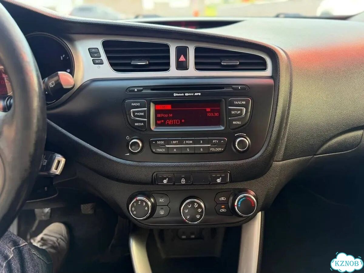 Kia Ceed 1.4 MT, 2014, 224 305 км фото 11