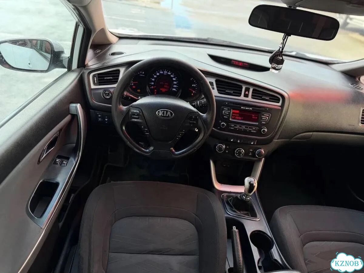 Kia Ceed 1.4 MT, 2014, 224 305 км фото 9