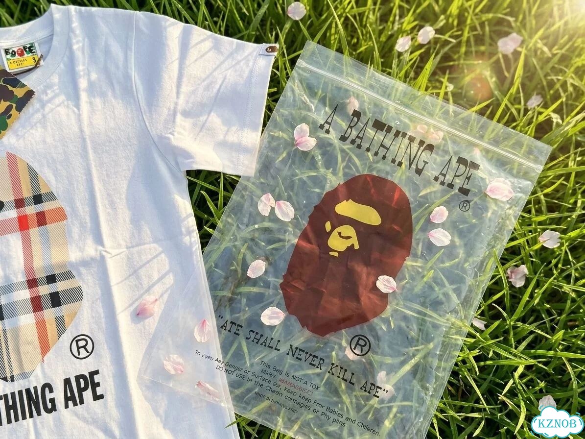 Футболка Burberry x Bape фото 8
