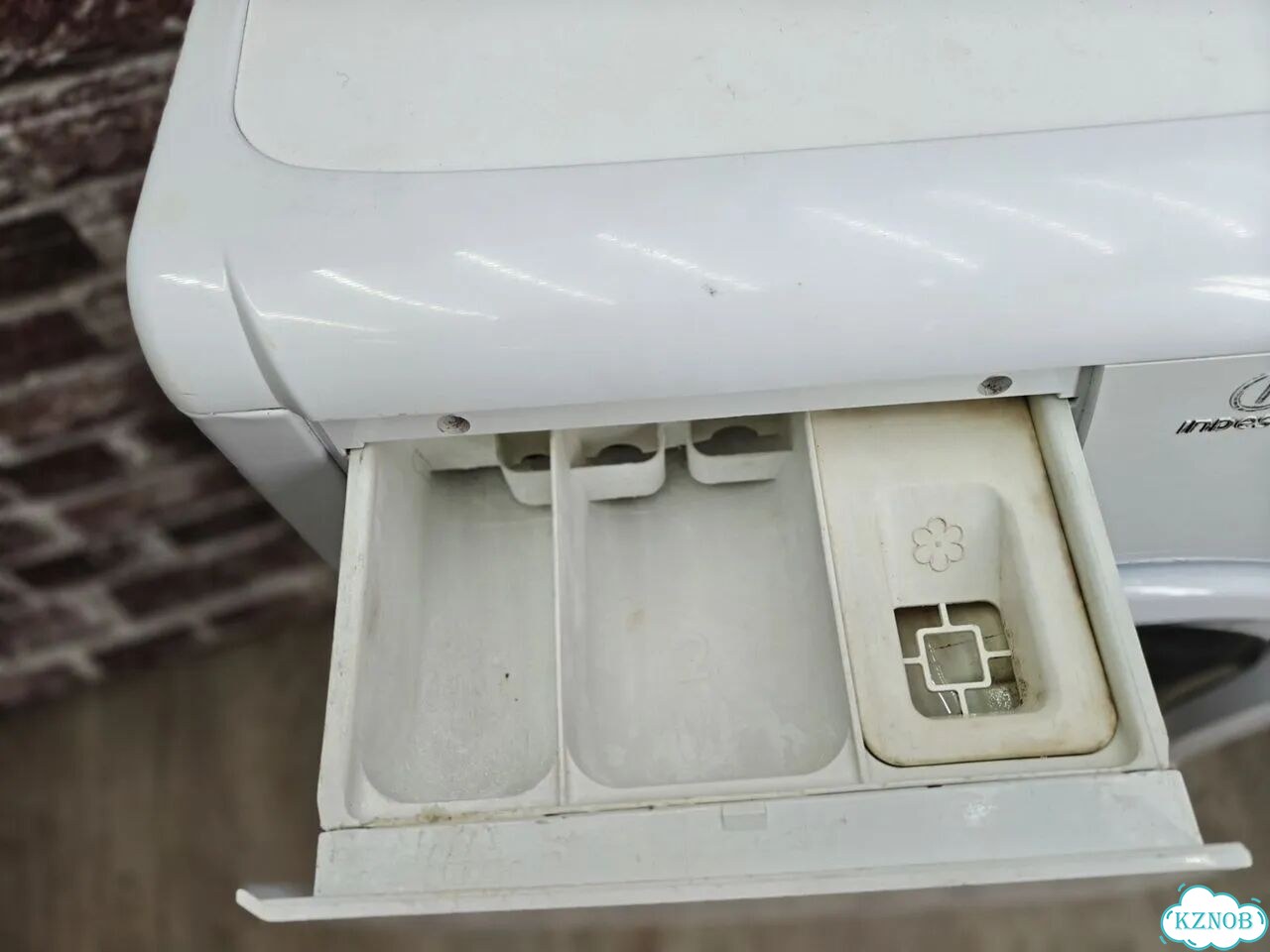 Стиральная машина indesit 4kg узкая 30см фото 9
