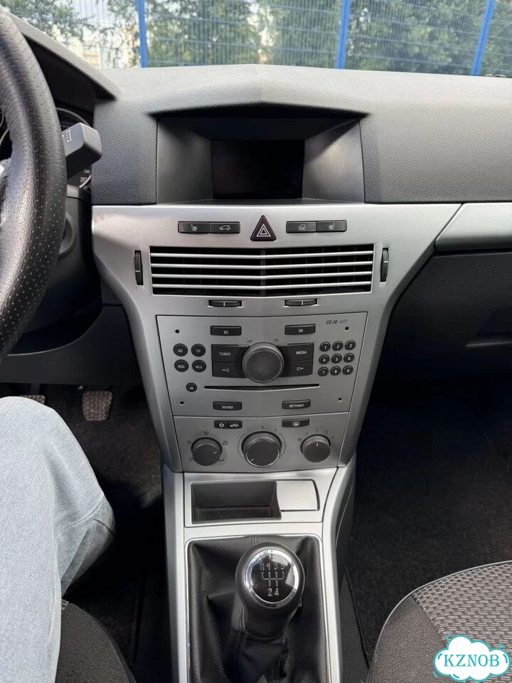 Opel Astra 1.6 MT, 2014, 103 830 км фото 8