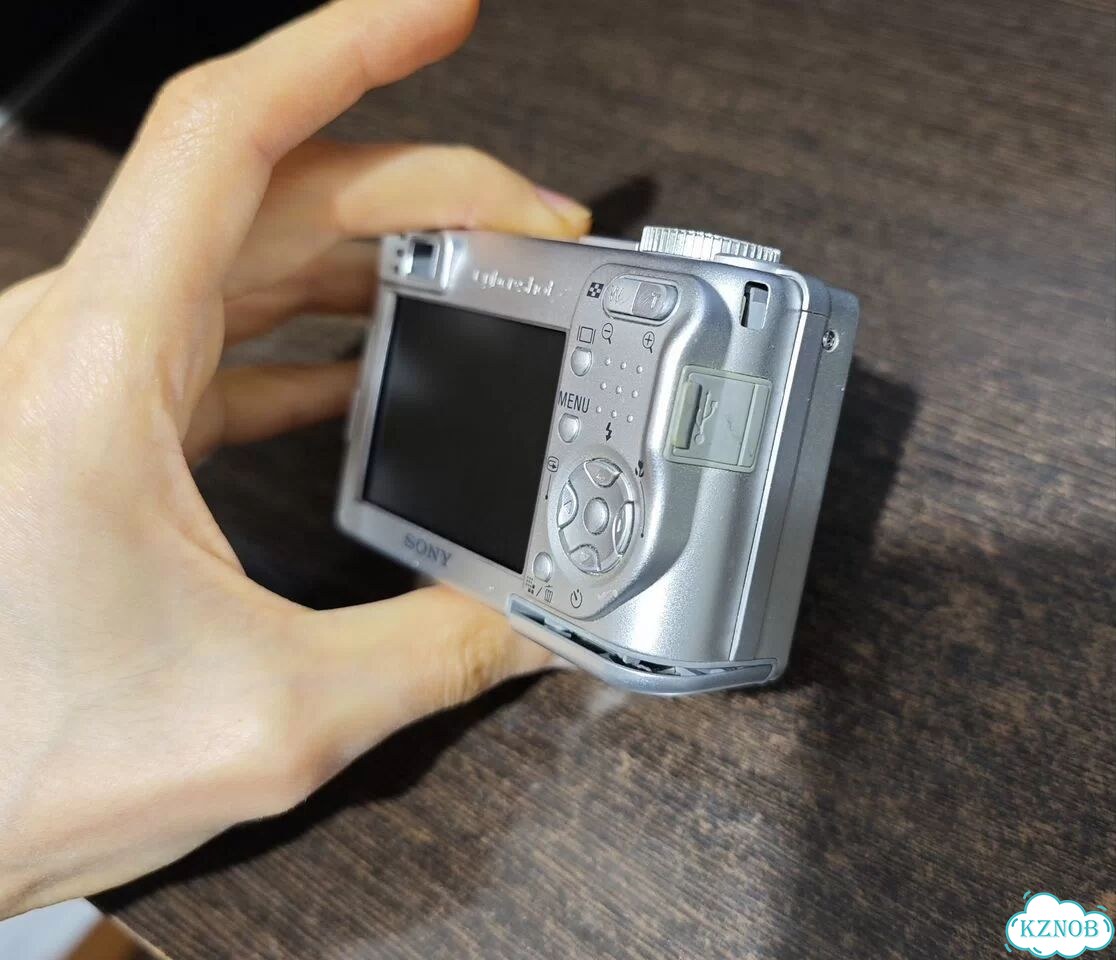 Фотоапарат Sony Cyber-shot DSC-W1 на запчасти фото 4
