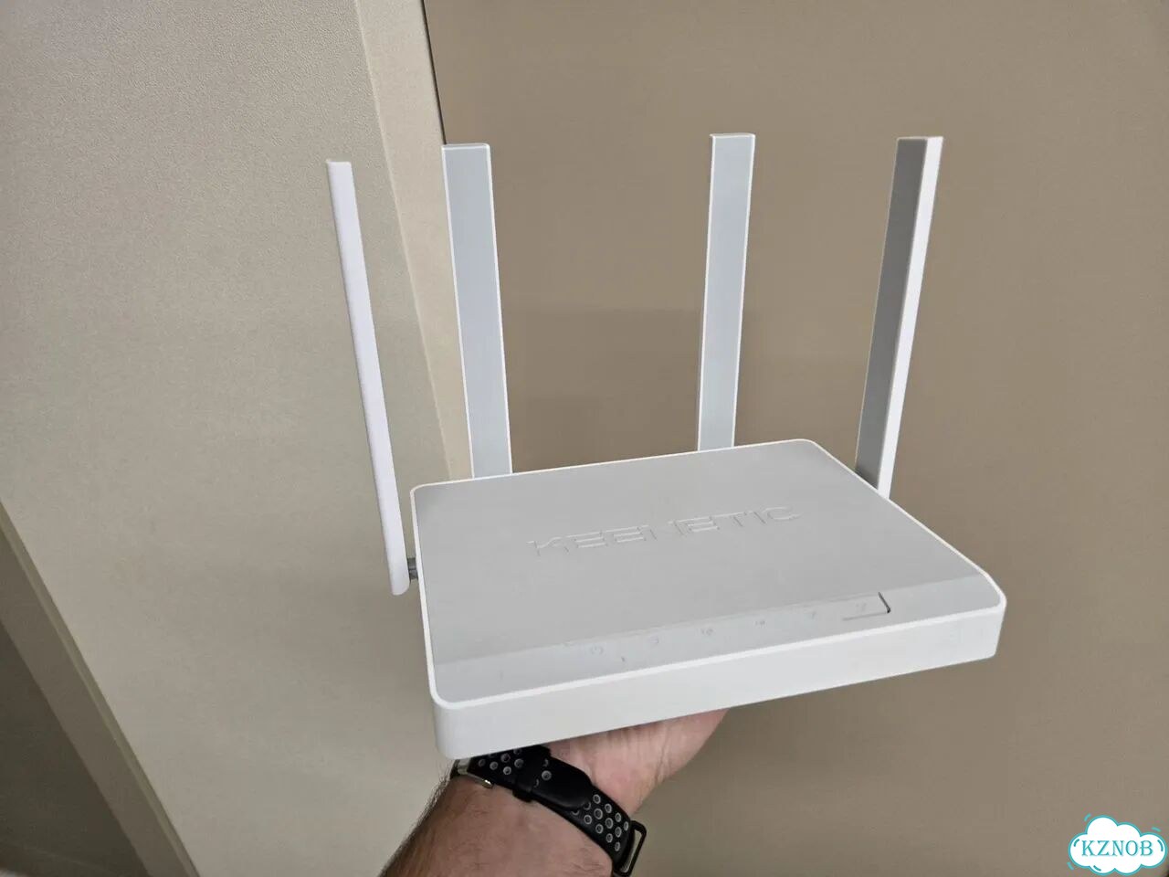 Роутер Keenetic Hero 4g (kn-2310) фото 1