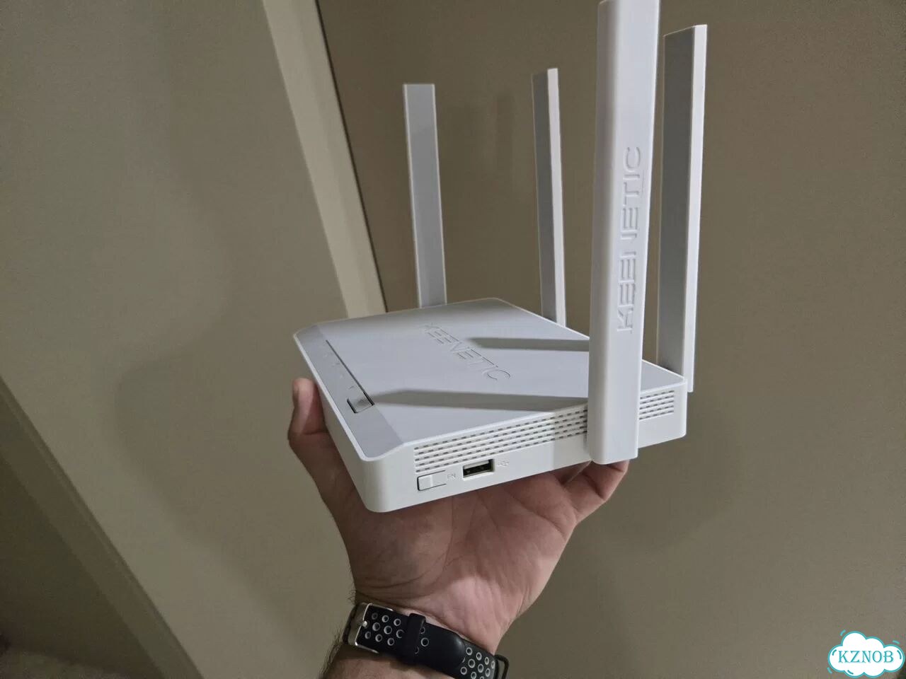 Роутер Keenetic Hero 4g (kn-2310) фото 2