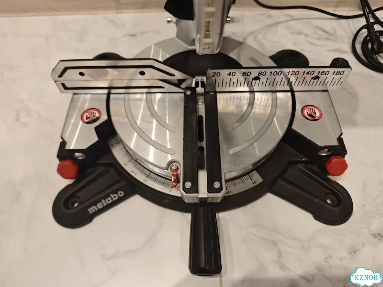 Торцовочная пила Metabo KS 216 M Lasercut фото 3