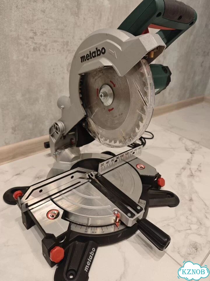 Торцовочная пила Metabo KS 216 M Lasercut фото 4