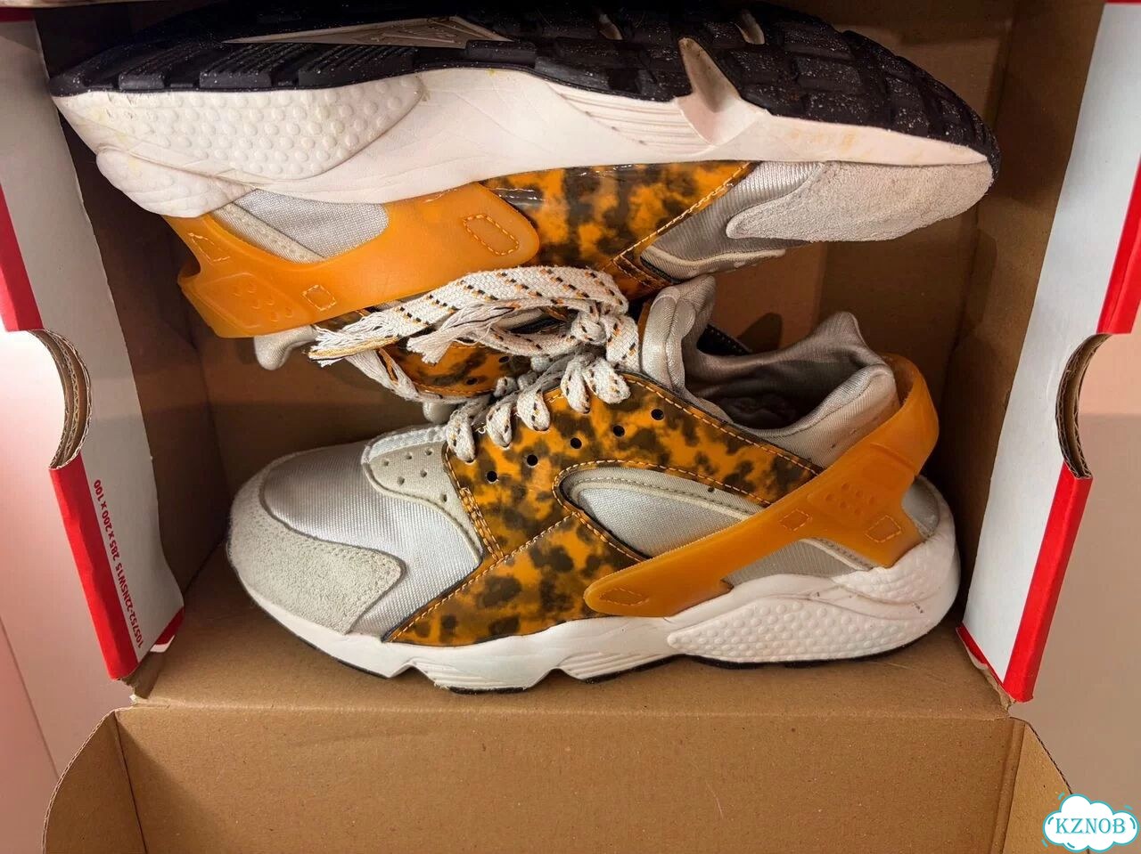 Кроссовки Nike air huarache Safari женские 38,5 фото 1