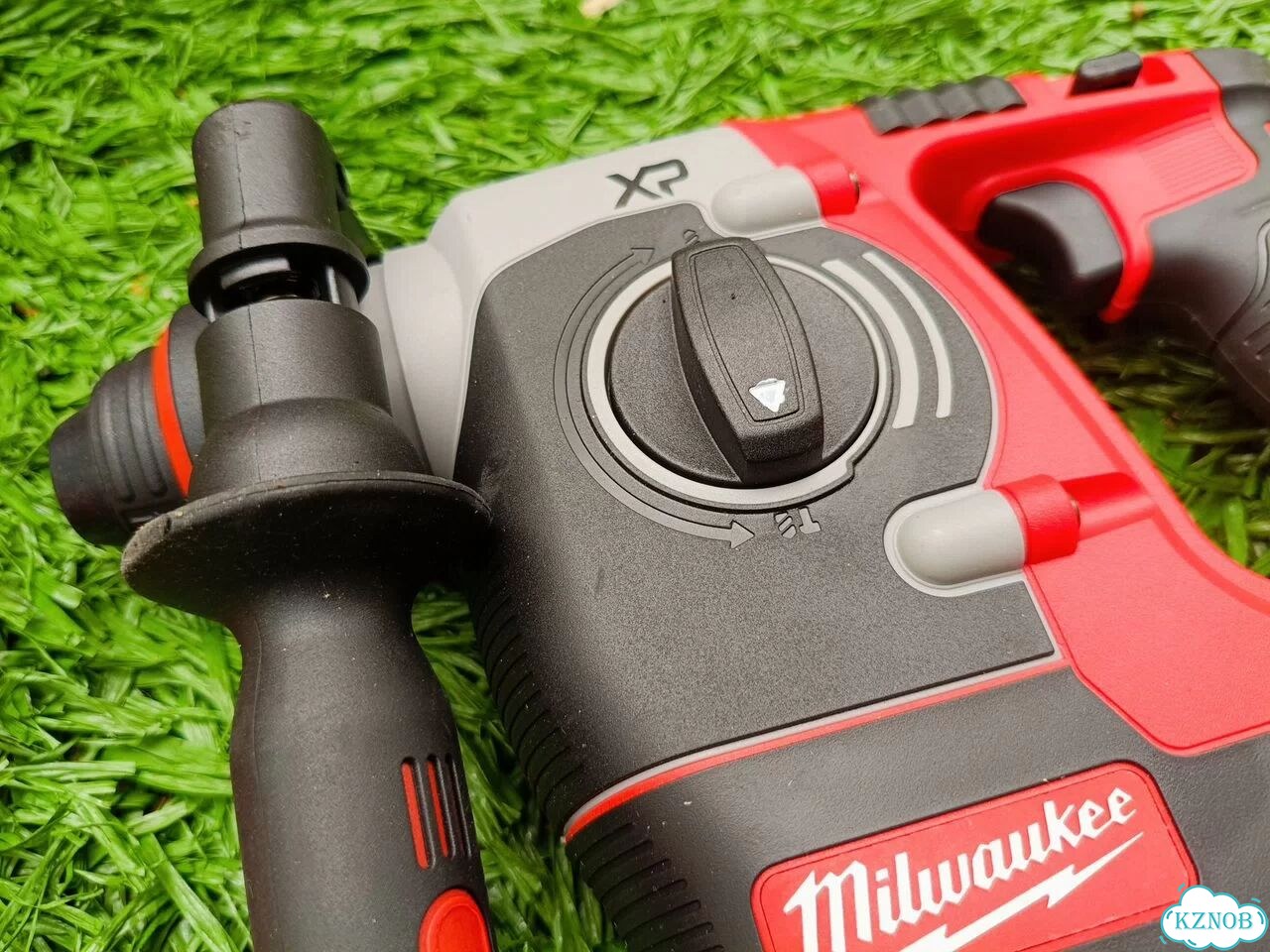 Перфоратор аккумуляторный Milwaukee 21V бесщеточный SDS-Plus фото 2