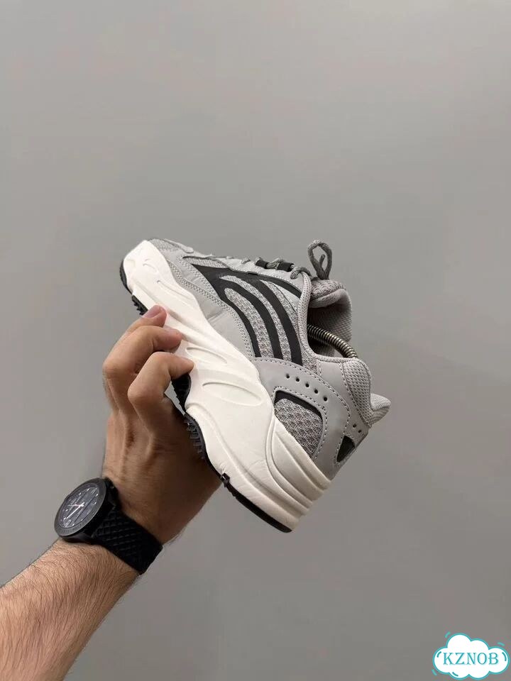Кроссовки Adidas yeezy boost 700 v2 фото 3