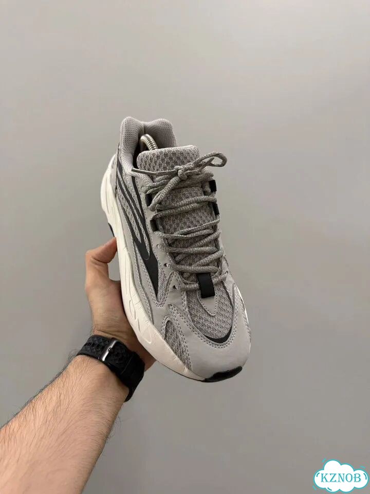Кроссовки Adidas yeezy boost 700 v2 фото 4