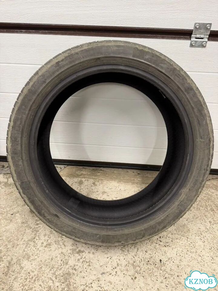 Pirelli P Zero 225/45 R19 96W фото 1