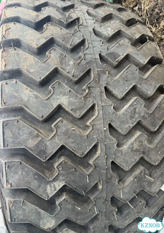 Автошина 15.5/65-18 фото 2