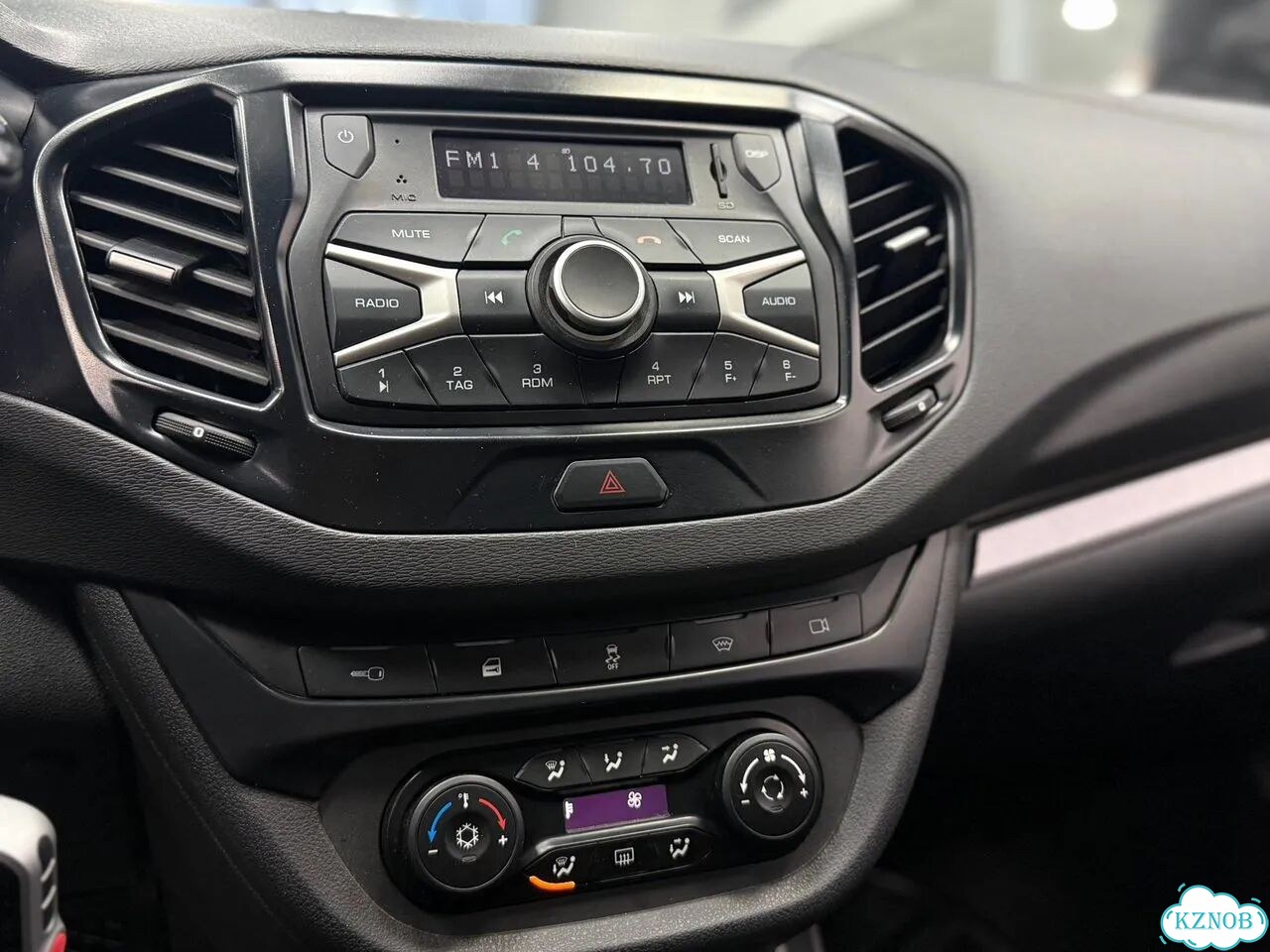 ВАЗ (LADA) Vesta 1.6 MT, 2019, 145 000 км фото 8