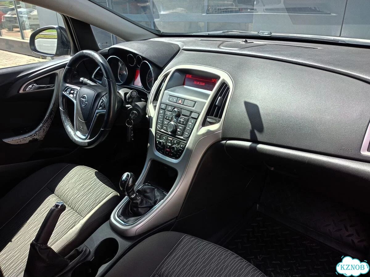 Opel Astra 1.6 MT, 2013, 224 860 км фото 6