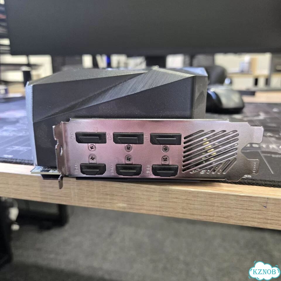 Видеокарта Gigabyte aorus master RTX 3070 Ti фото 3