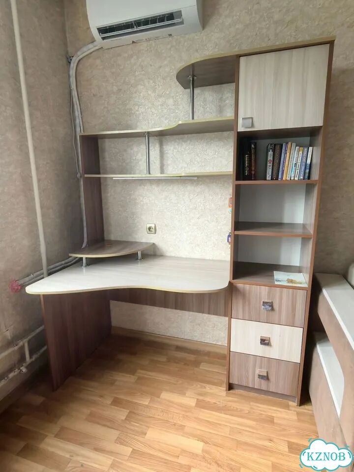 Компьютерный стол и комод фото 4